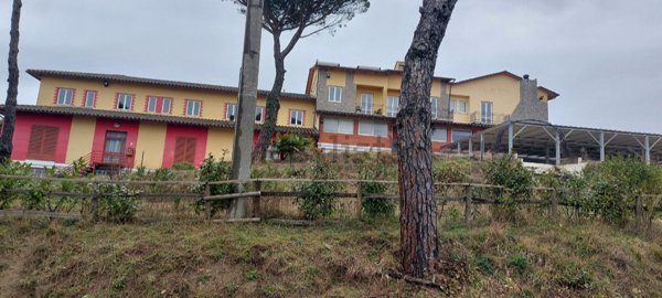 negozio in vendita a Lisciano Niccone in zona Gosparini