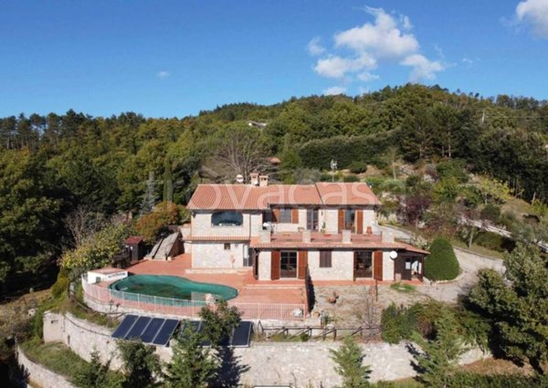 casa indipendente in vendita a Lisciano Niccone