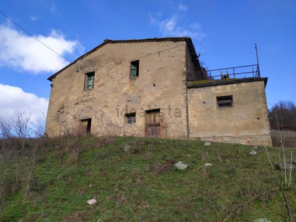 casale in vendita a Lisciano Niccone in zona Pian di Marte