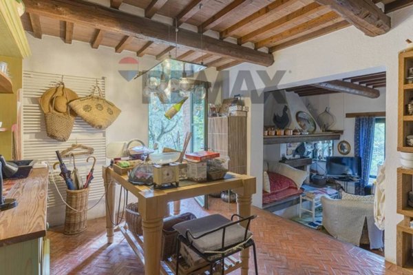casa indipendente in vendita a Lisciano Niccone