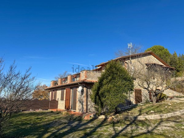 casa indipendente in vendita a Lisciano Niccone in zona Gosparini