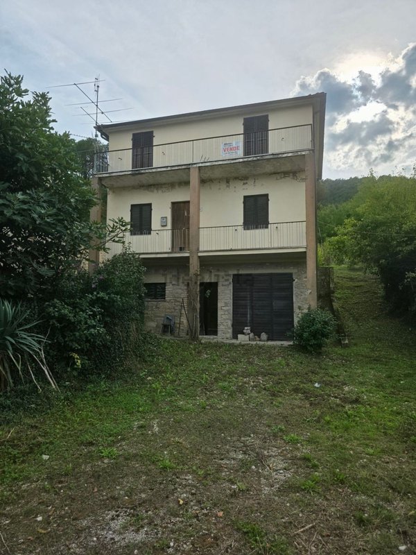 casa indipendente in vendita a Lisciano Niccone