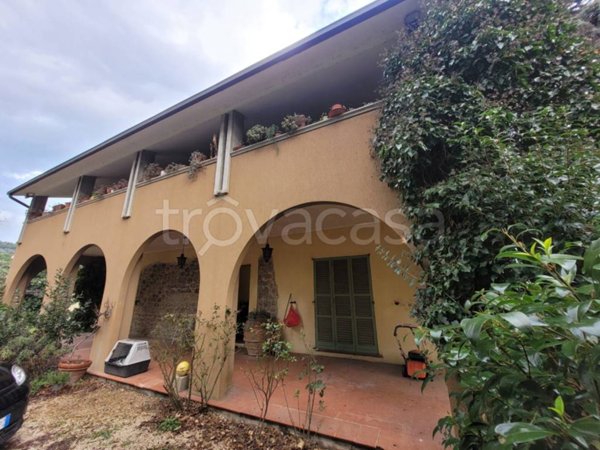 casa indipendente in vendita a Magione in zona Villa