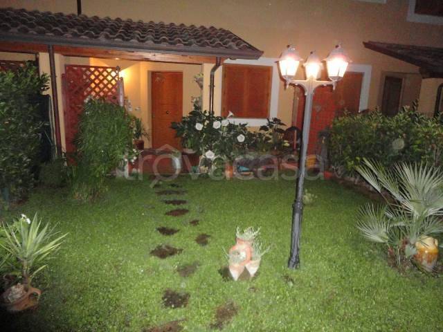 casa indipendente in vendita a Magione in zona Villa