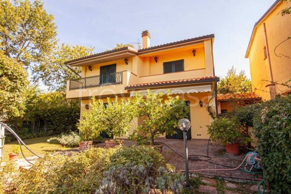 casa indipendente in vendita a Magione