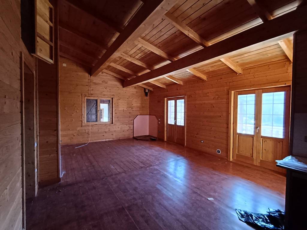casa indipendente in vendita a Magione