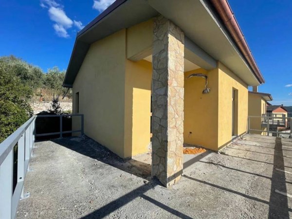 casa indipendente in vendita a Magione