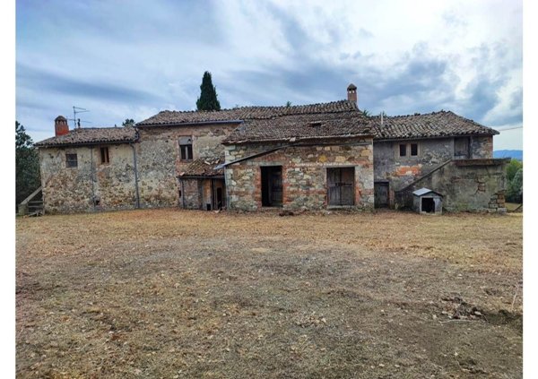 casa indipendente in vendita a Magione