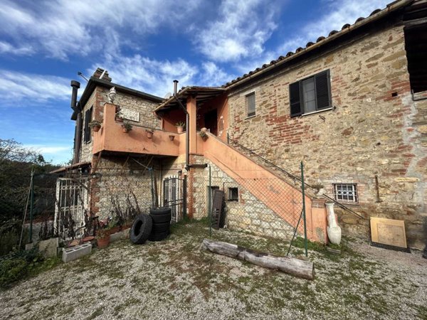 casa indipendente in vendita a Magione