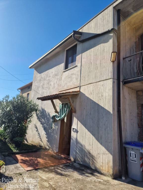 casa indipendente in vendita a Magione in zona Villa