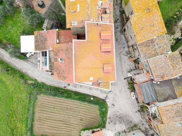intera palazzina in vendita a Magione in zona Sant’Arcangelo