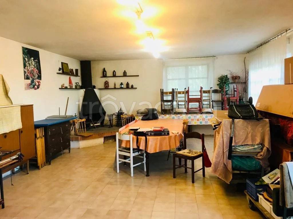 casa indipendente in vendita a Magione