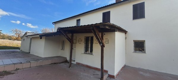casa indipendente in vendita a Magione in zona Villa