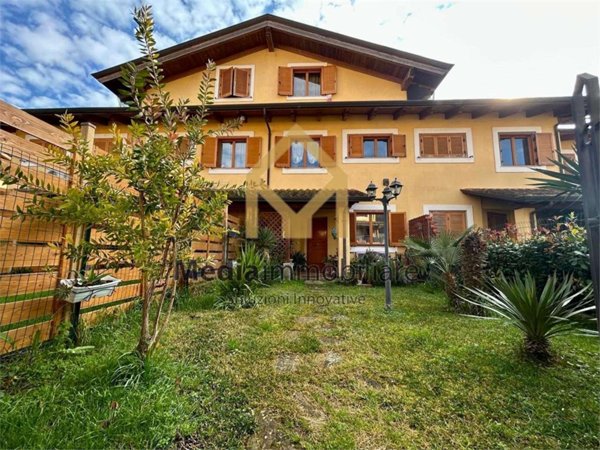 casa indipendente in vendita a Magione