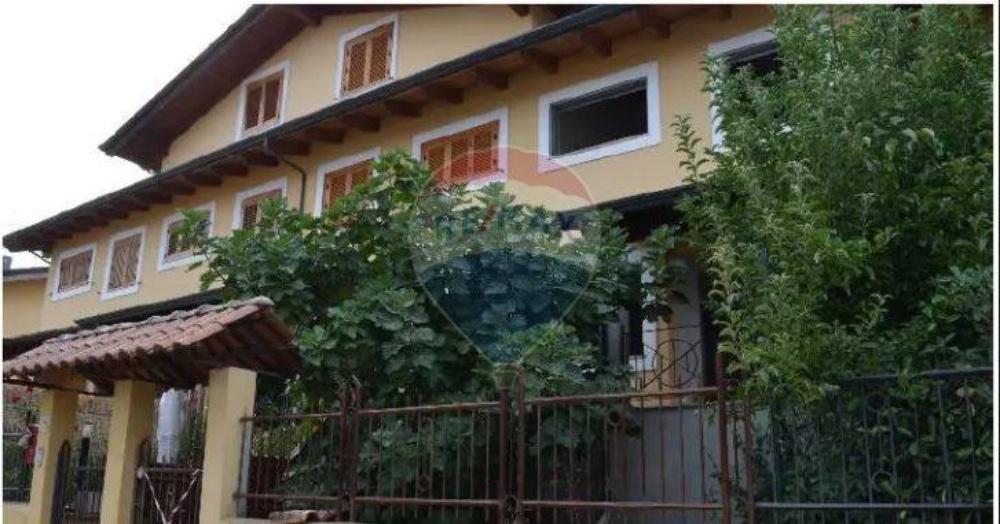 casa indipendente in vendita a Magione in zona Villa