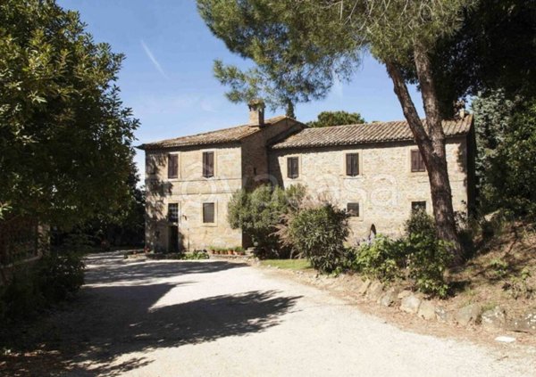 casa indipendente in vendita a Magione in zona Villa