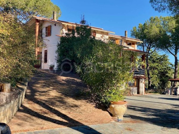 casa indipendente in vendita a Magione in zona Villa