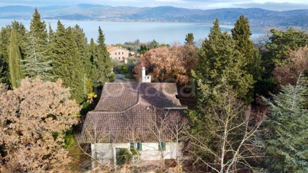 casa indipendente in vendita a Magione in zona Villa