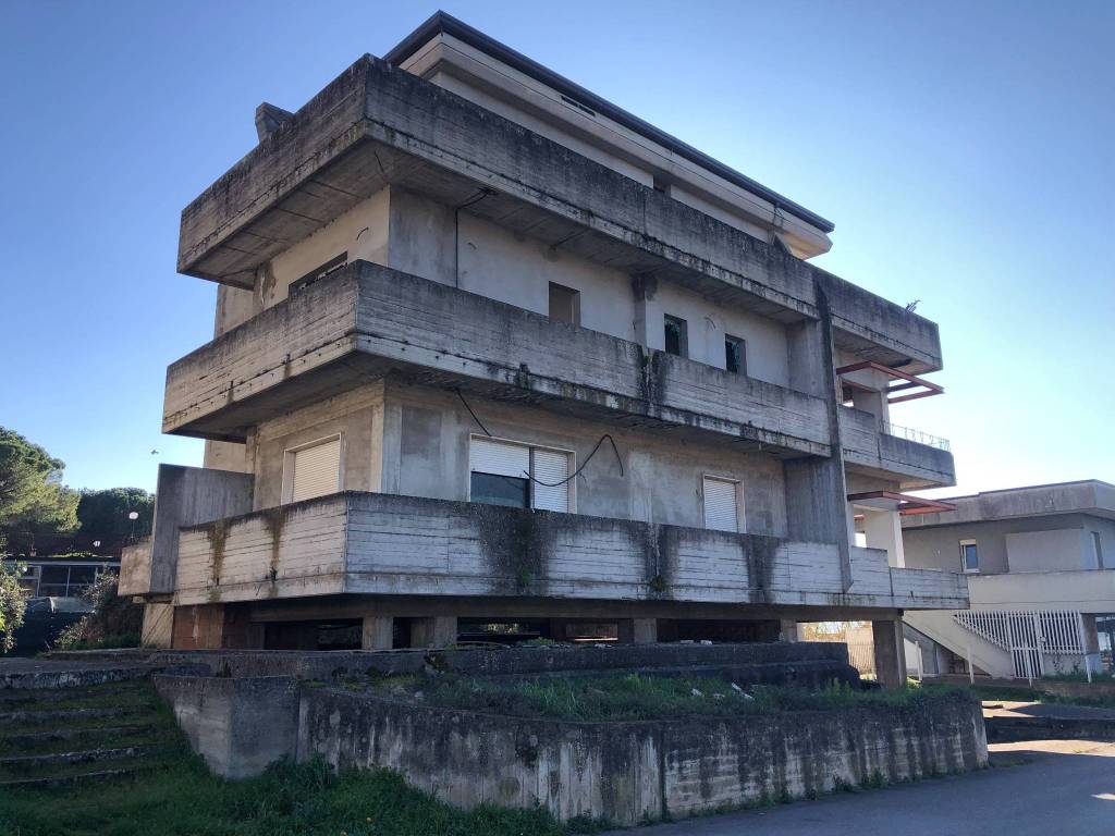 intera palazzina in vendita a Magione in zona Torricella