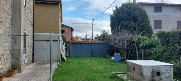 casa indipendente in vendita a Magione