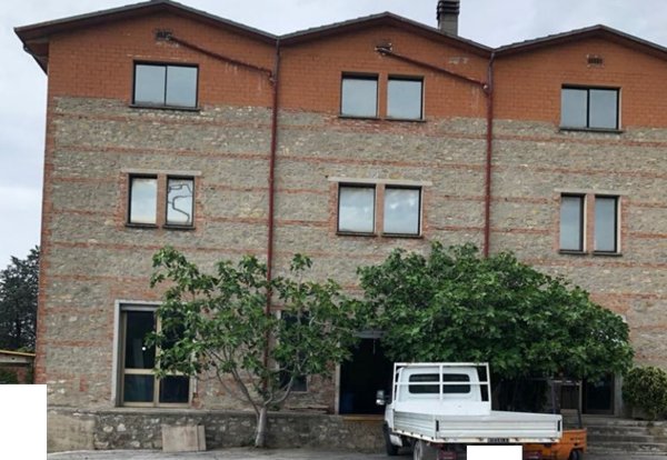 negozio in vendita a Magione