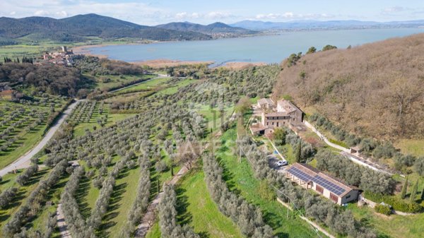 casa indipendente in vendita a Magione