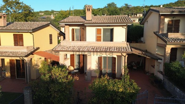 casa indipendente in vendita a Magione in zona San Feliciano