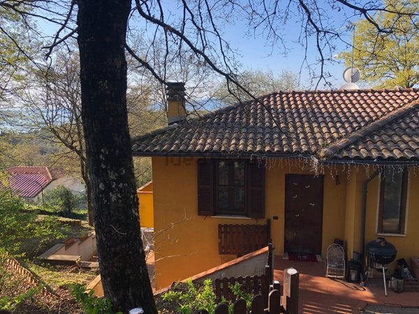 casa indipendente in vendita a Magione