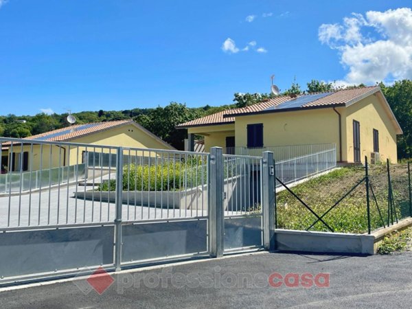 casa indipendente in vendita a Magione in zona Villa