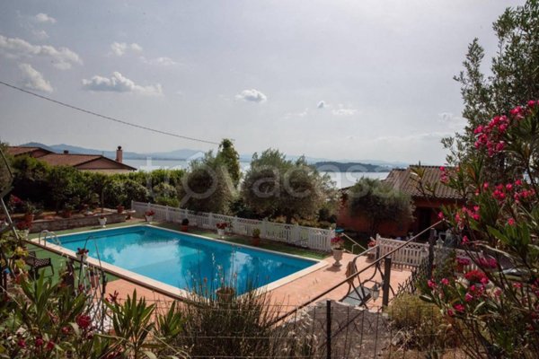 casa indipendente in vendita a Magione in zona Villa