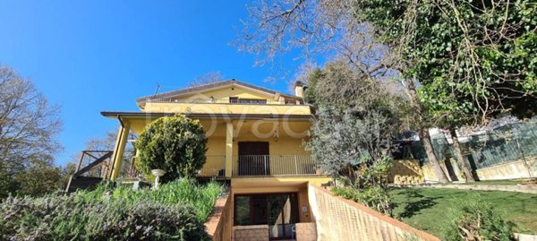 casa indipendente in vendita a Magione in zona Villa