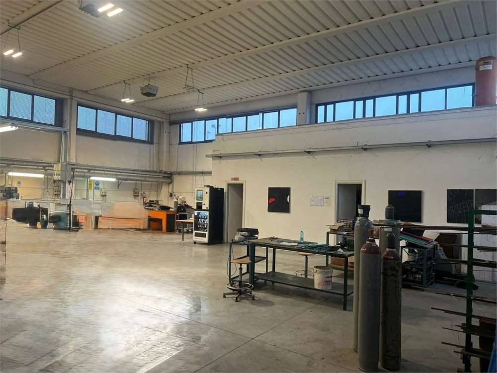 capannone in vendita a Magione