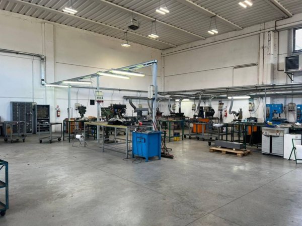 capannone in vendita a Magione