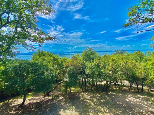 casa indipendente in vendita a Magione in zona Villa