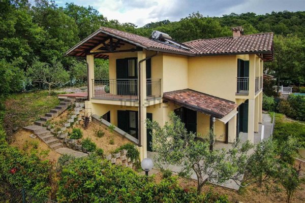 casa indipendente in vendita a Magione in zona Villa