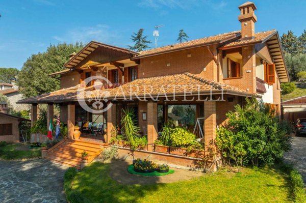 casa indipendente in vendita a Magione in zona Villa