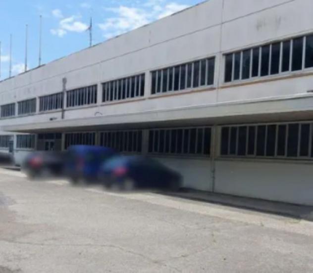 locale commerciale in vendita a Magione in zona Soccorso