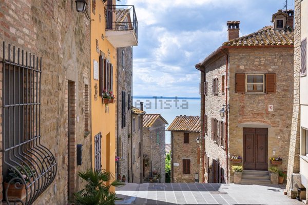 casa indipendente in vendita a Magione