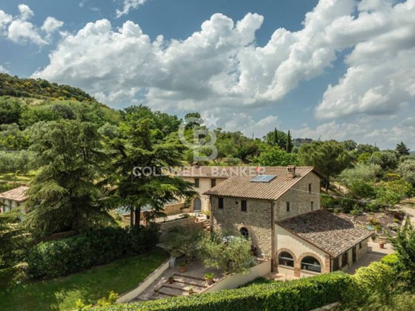 casa indipendente in vendita a Magione in zona Montemelino