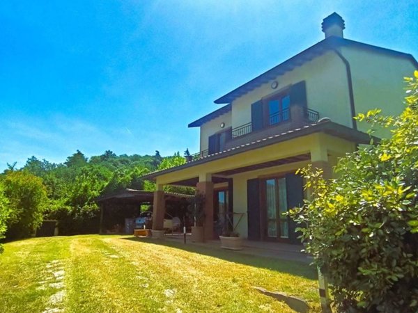 casa indipendente in vendita a Magione in zona Villa