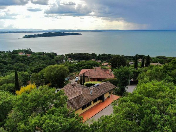 casa indipendente in vendita a Magione in zona Villa