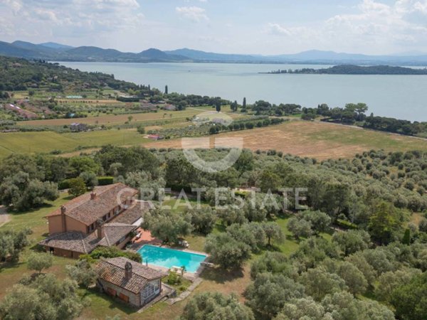 casa indipendente in vendita a Magione