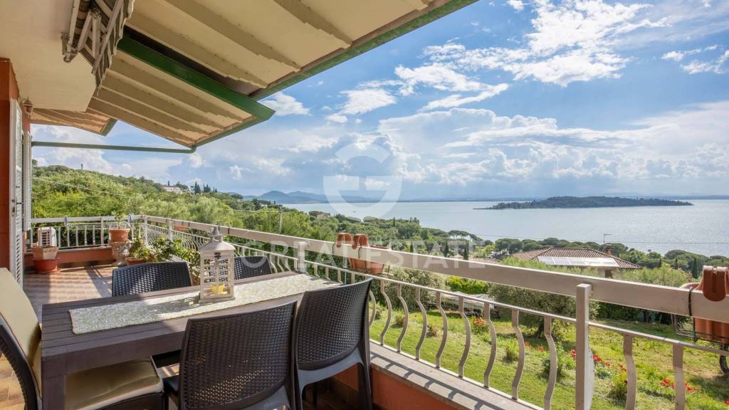 casa indipendente in vendita a Magione in zona Villa