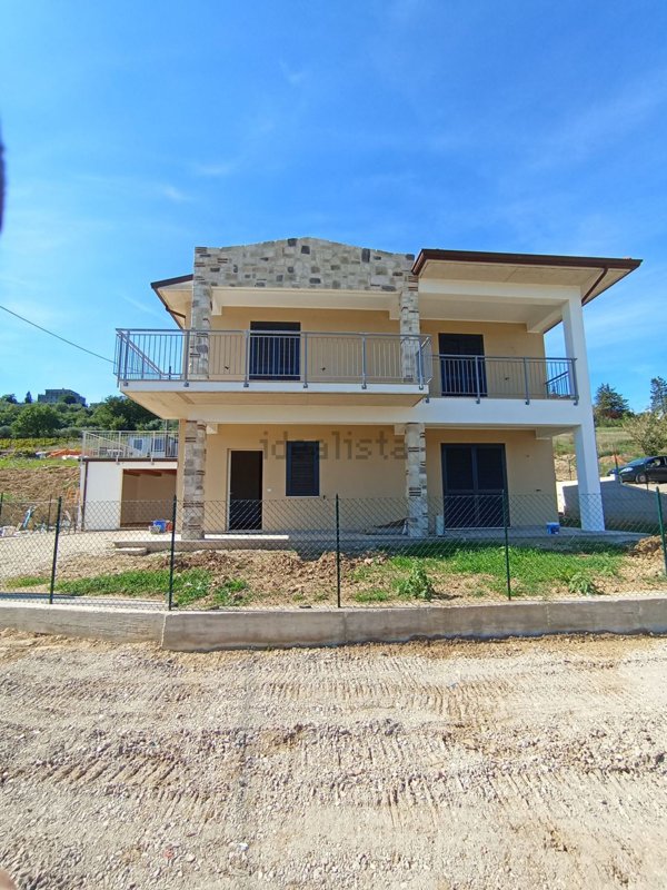 casa indipendente in vendita a Magione in zona Montesperello