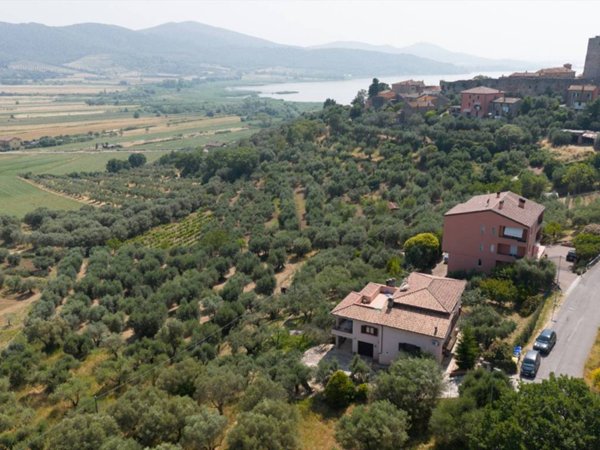 casa indipendente in vendita a Magione in zona Villa