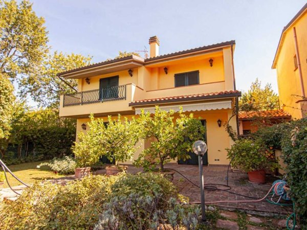 casa indipendente in vendita a Magione