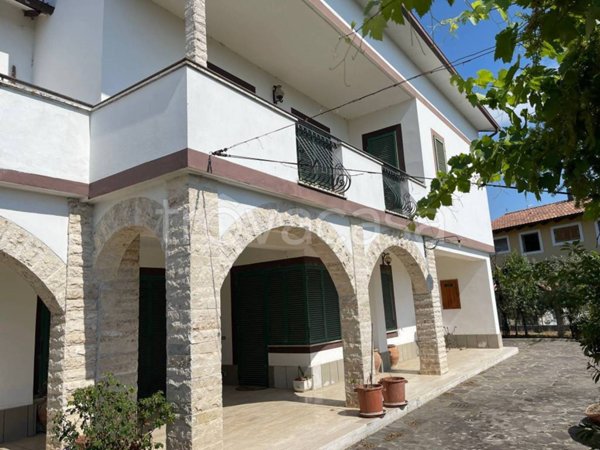 casa indipendente in vendita a Magione in zona Villa