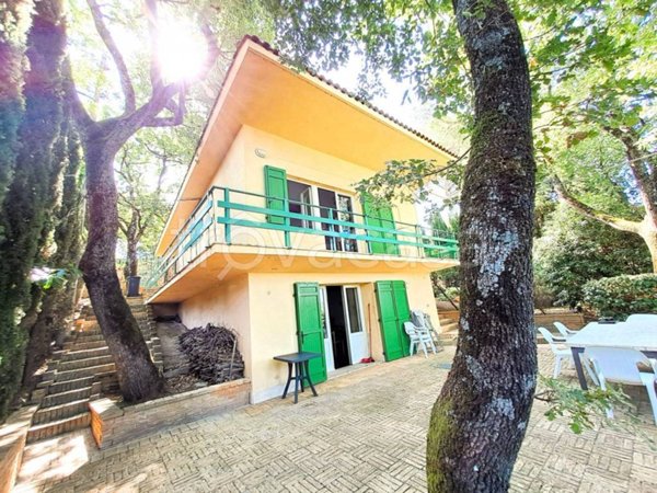 casa indipendente in vendita a Magione in zona Villa