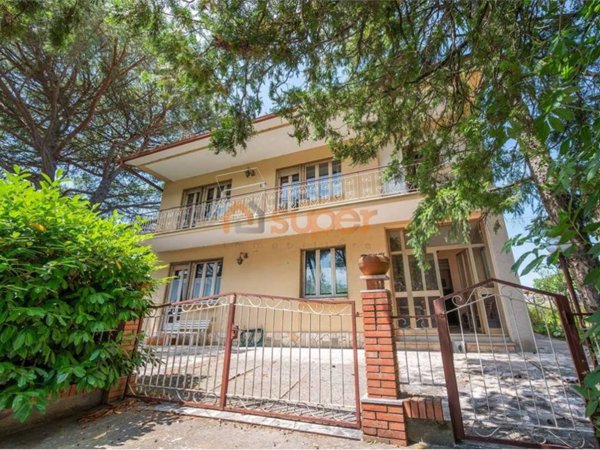 casa semindipendente in vendita a Magione
