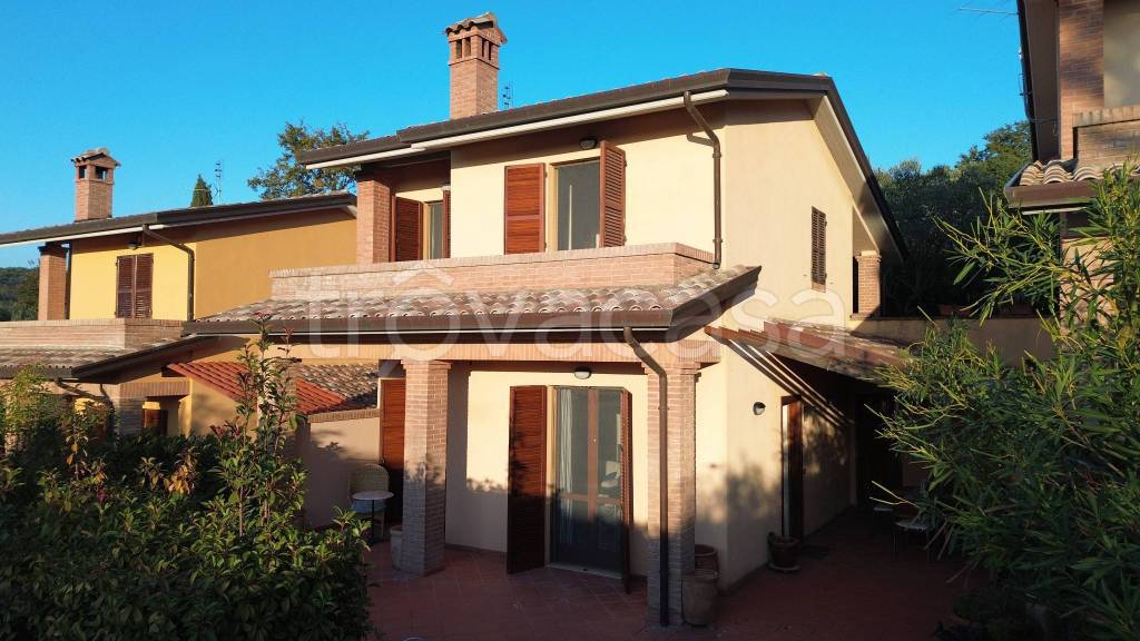 casa indipendente in vendita a Magione in zona San Feliciano